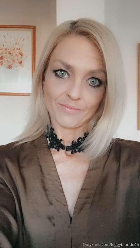 What’s underneath .. 😈😈🥵 dm to find out 😉