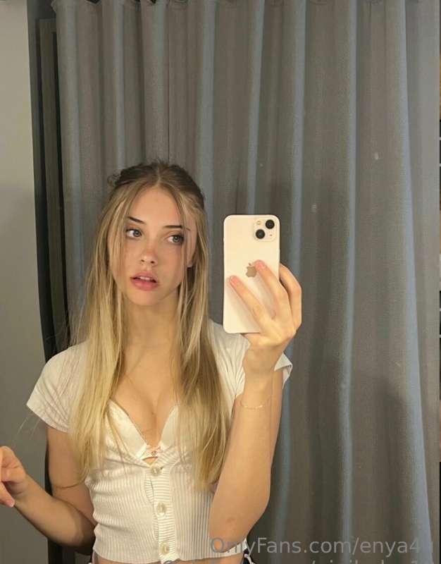 Am I the only one who’s horny 👀