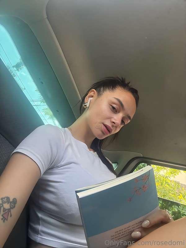 “Si no puedes con la tentación… deja que te ate.”(If you can..