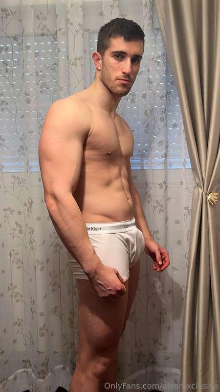 ¿Alguien más se despertó así hoy… o solo yo? 😏—Did anyone el..