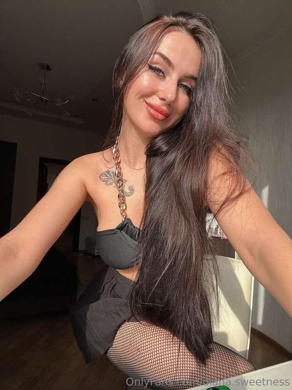 Do you like my stockings?🤭