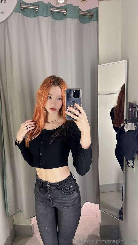 Stream will be in 30 mins 👋 Theme of stream “one day with me..