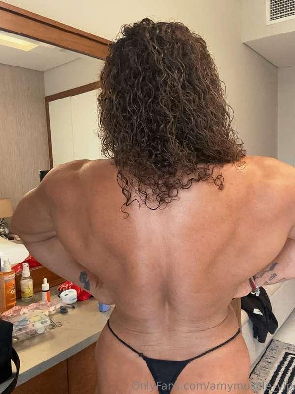 My back is ready for hard work 💪🏼