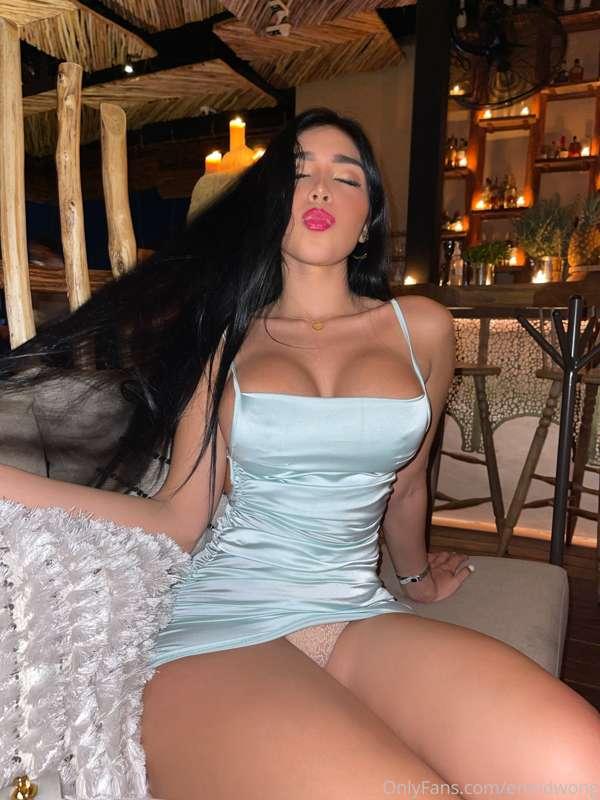 Me llevarías a cenar así? Te gustan mis calzoncitos🤤🙈👅💦