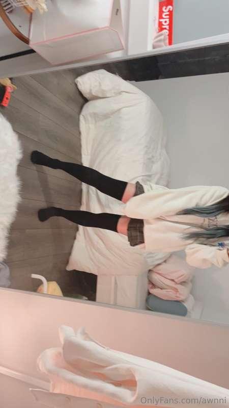 wouldn't you like to see what's underneath?? ;3