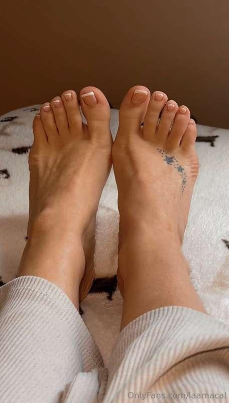 • 🦶🏽 • Toes • 🦶🏽 •

When your nail tech asks if you’re comfo..