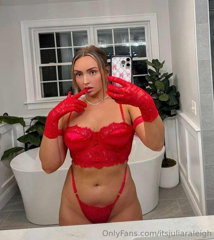 ❤️‍🔥 https://onlyfans.com/juliaaraleigh