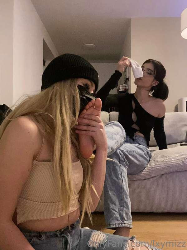 👀