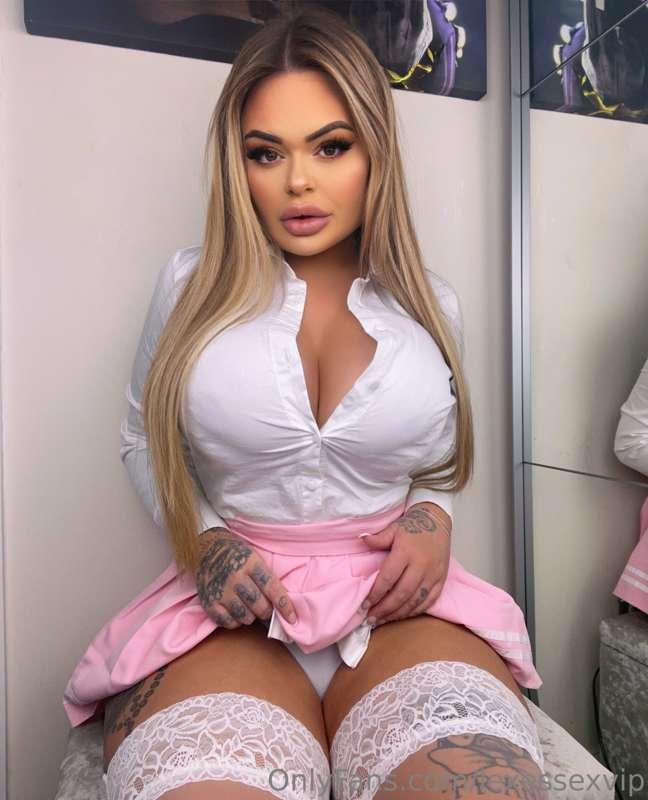 Wanna cum on my face? 😈💦