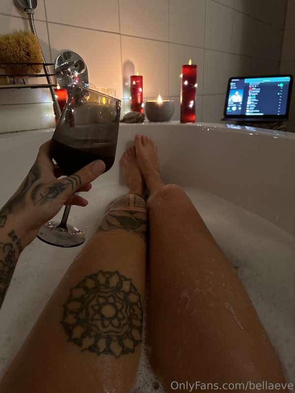 yessss this is how i usually spend my friday evenings. wine,..