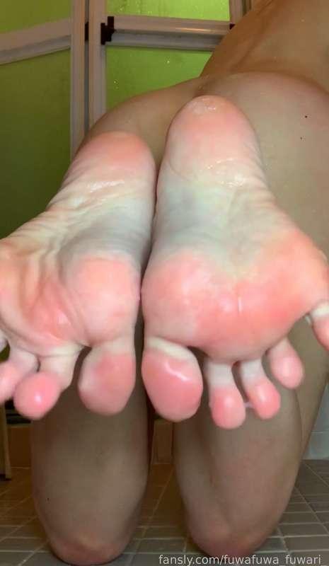 Feet in the bath🫧💓🛀

I want you to lick my feet…🥰

#feet #feetfetish #foot #footfetish #footlicking #footjob #toes #sole #tits #pussy #恋足 #恋足控 #boobs #fetish #masturbation #nipples #blowjob #japanese #asian #fuwari #urination #pee #peeing #skinny #tiny #asian
#japanese