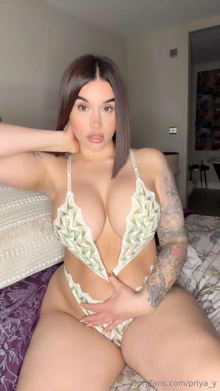 Jerk it for me baby, I’ve got the perfect place for you to s..