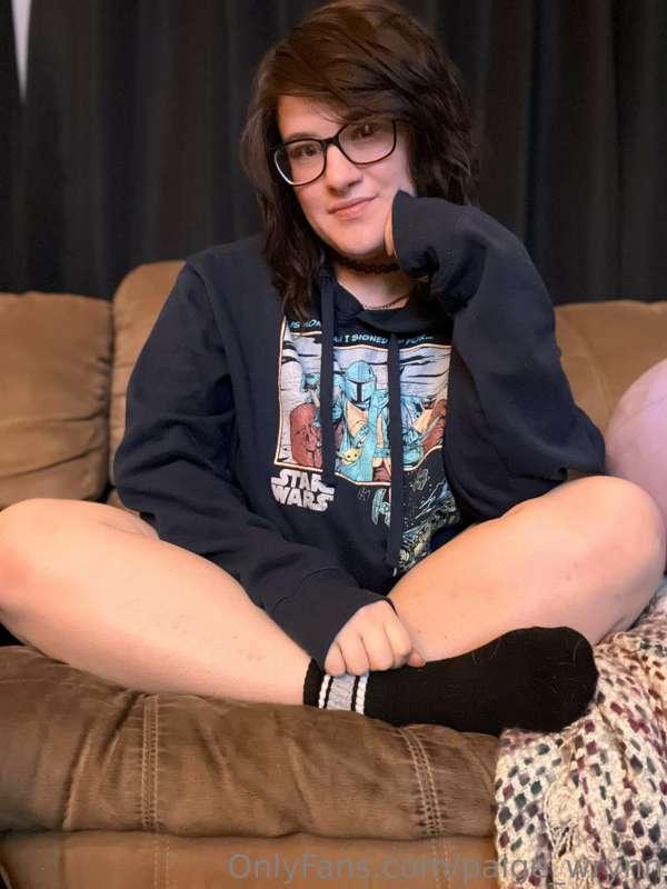 Let’s watch the new episode of Mando together! But…. Bad Bat..