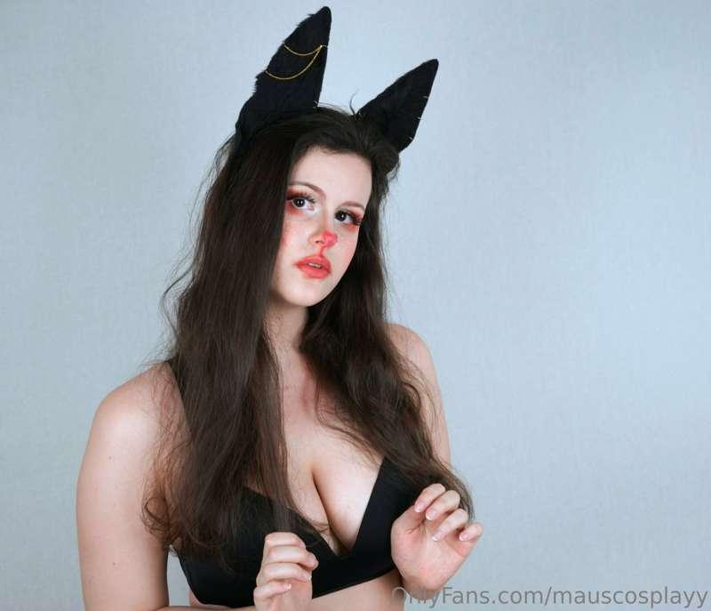 Besides all the paid sets a little bunny girl never hurt rig..