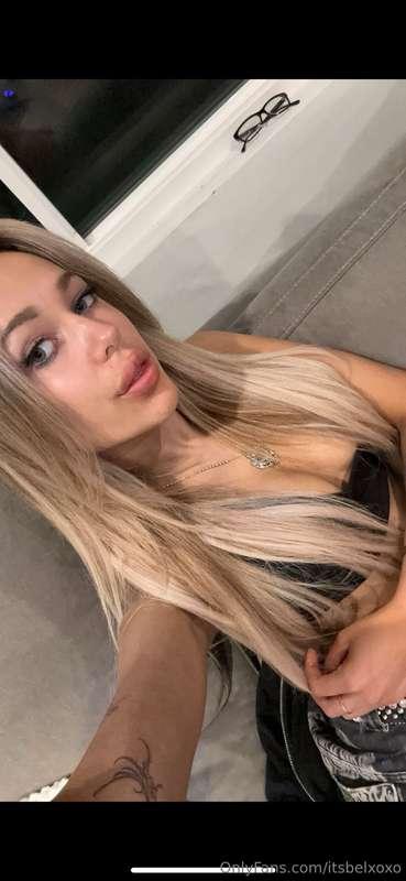 Show me some love and I'll show you a good time 😈💕