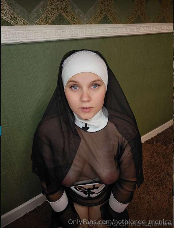 @lunaglowww @lunaglowwwI will suck your dick and balls until..