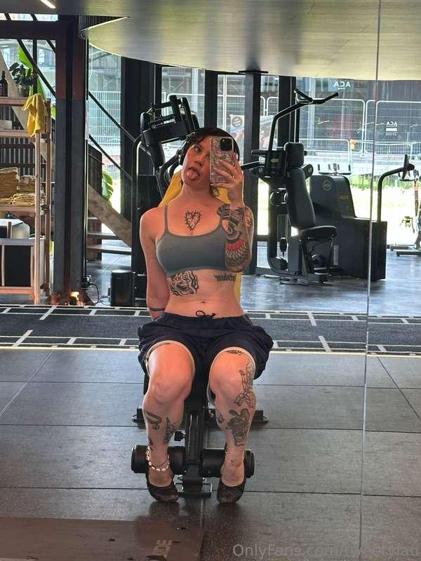 In tha gym with tweetylau