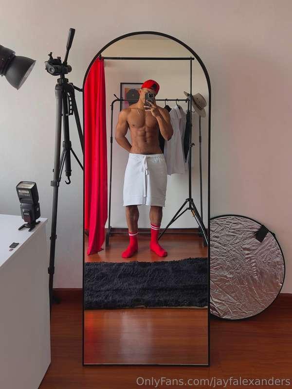 RED MODE🌶️After a photo shoot, the model was beautiful and m..