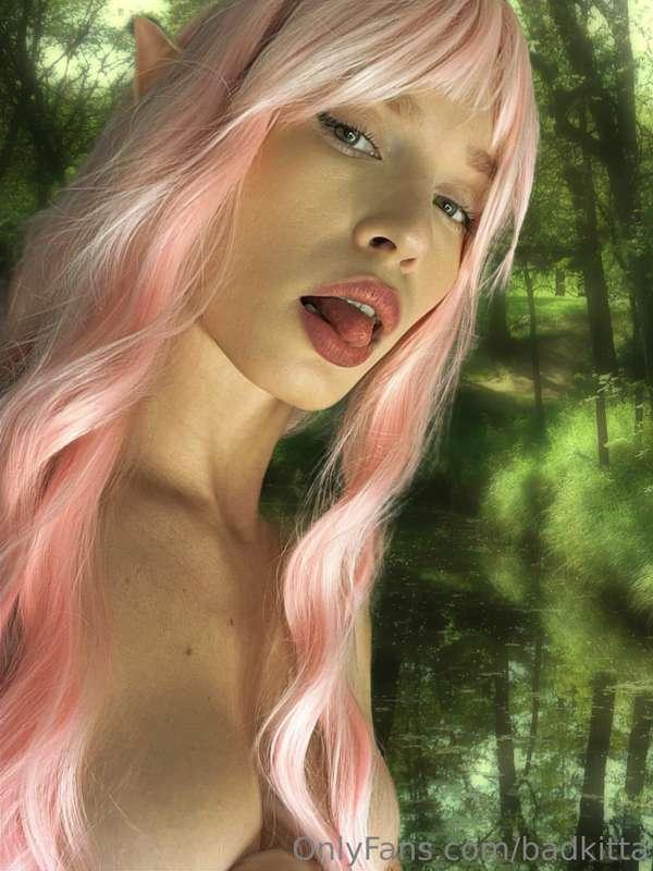 I always wanted to see how I look with pink hair 💕 And maybe..