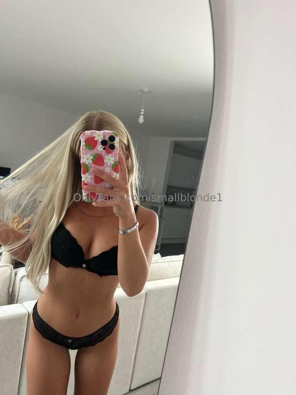 Tip me and I'll take this off😈