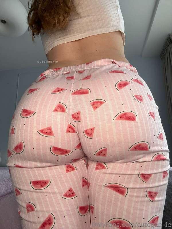 My peach is juicier than a watermelon 🍉 