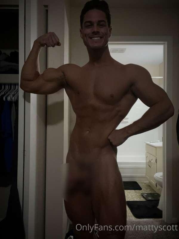 I got tatted todayyyy🤪