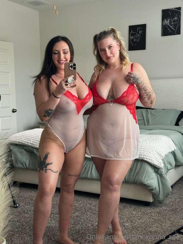 How cute are @gabbystone and I? Can't wait to show you our s..