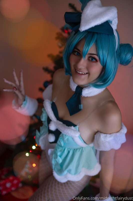 Snow bunny Miku 🎄
A little Christmas set of the beautiful Ha..