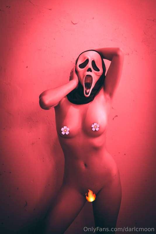 Scary Pussy [Nude]