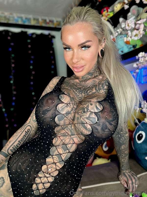 Can I be your little toy? 👅