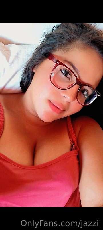 Hello daddy... would you like to see me more sexy and daring..