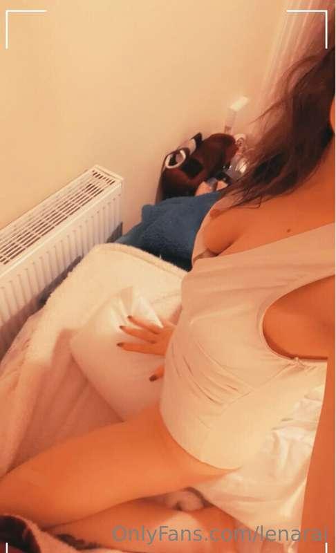 Wishing this pillow was your hard cock😈😈😈 🤤🤤🤤