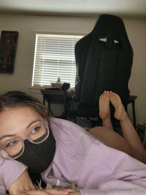 trins_feet image #1