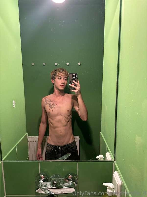 Feeling sexy this morning 🥵