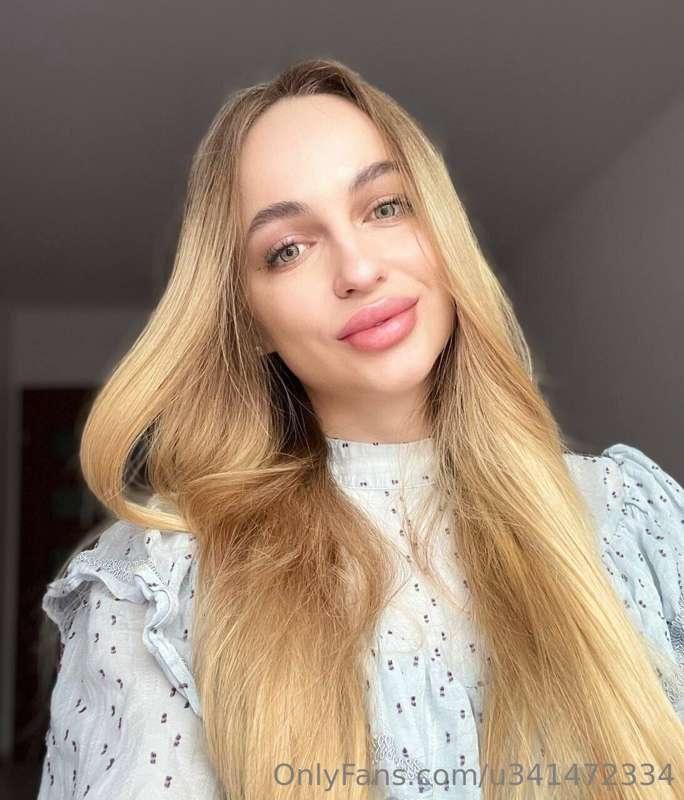 What kind of weather do you like?💖
 It's raining now.... I w..