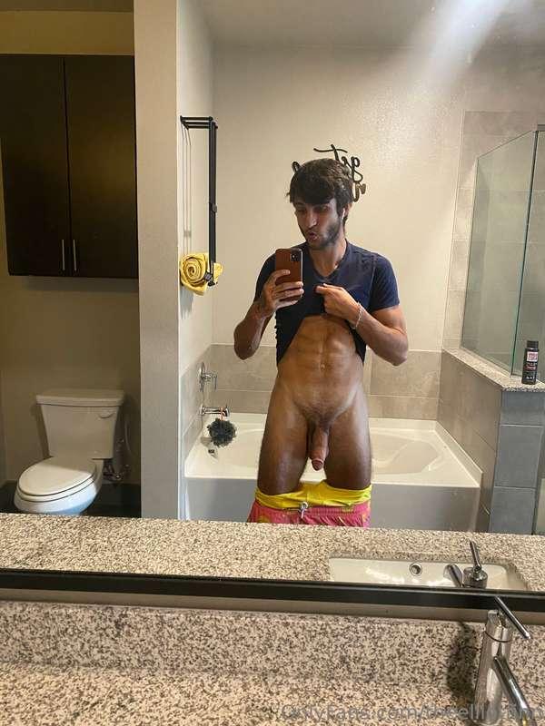 This move has been crazy 🤪 but look at that dick 🥵