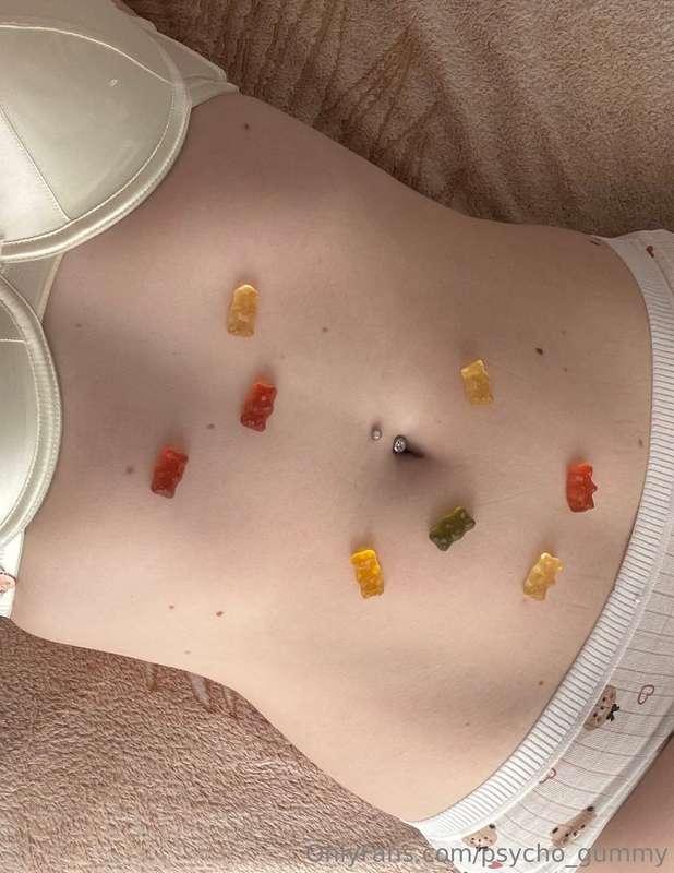 Gummy’s tummy🤭❣️ 