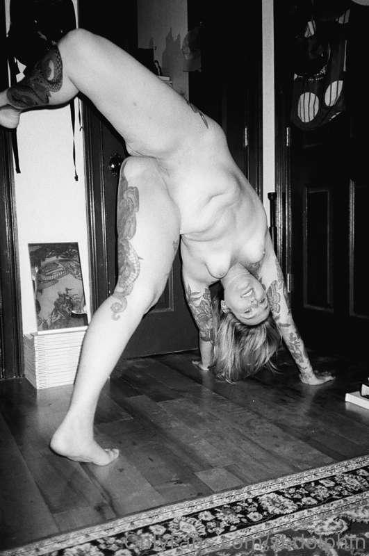 doing flips for Friday!🍾