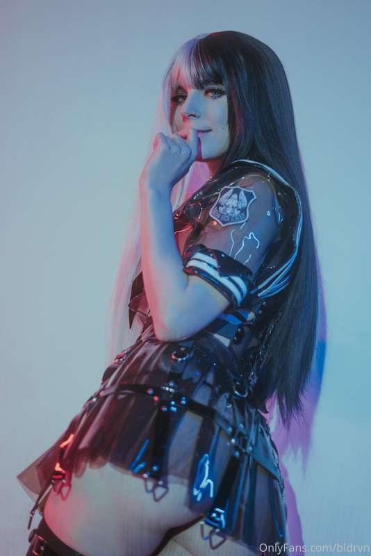 a see through seifuku hits different 🤌🏻🖤