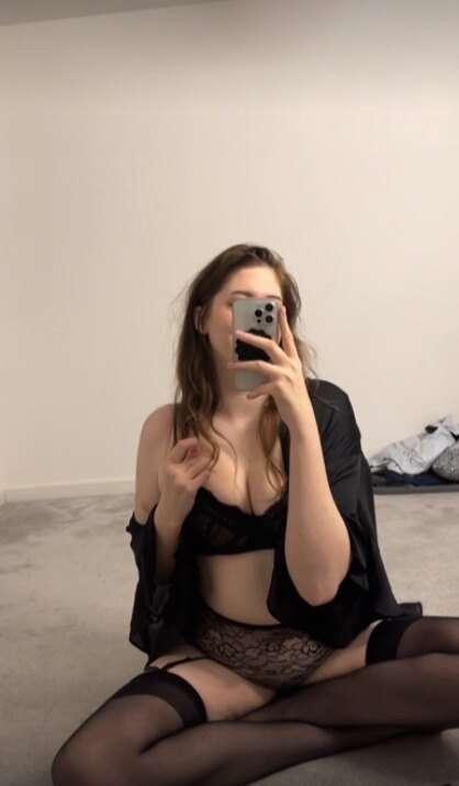 I sit like this when i know you’re watching🥰. DM ME 🌸 for fr..