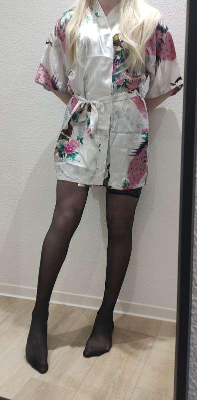 Kimono and Stockings :p 