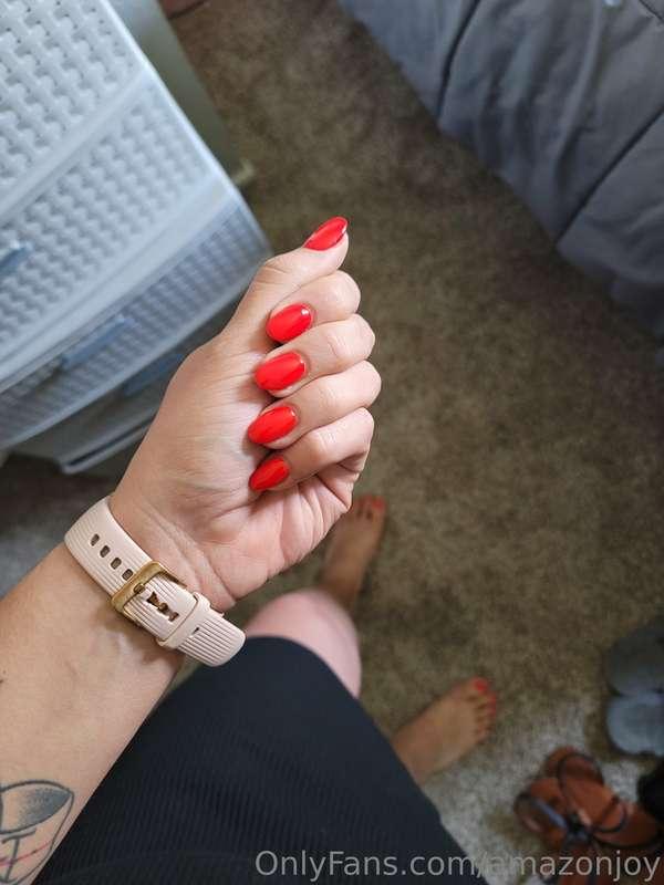 Do you like red nails??