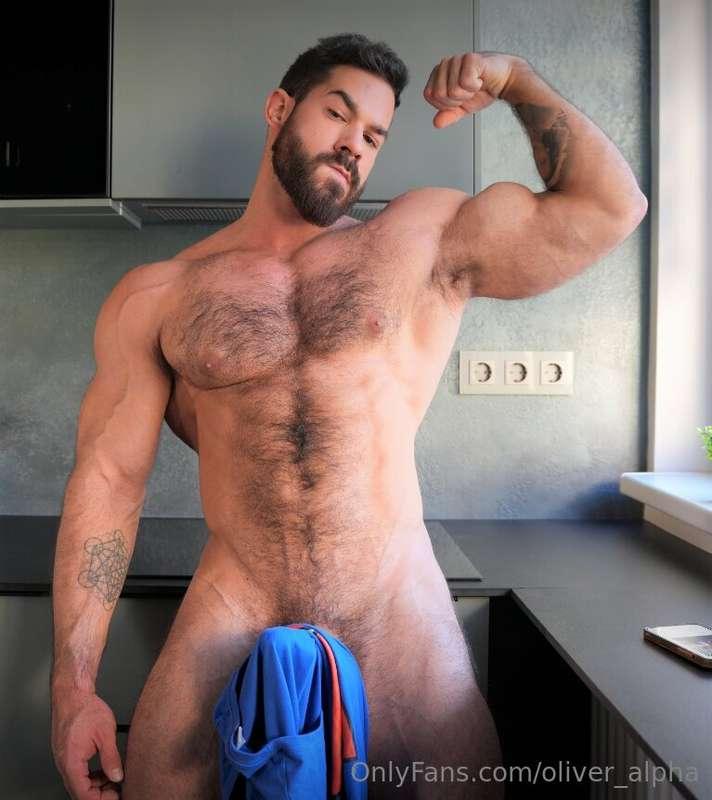 Saving the day… but who’s gonna save this shirt from droppin..