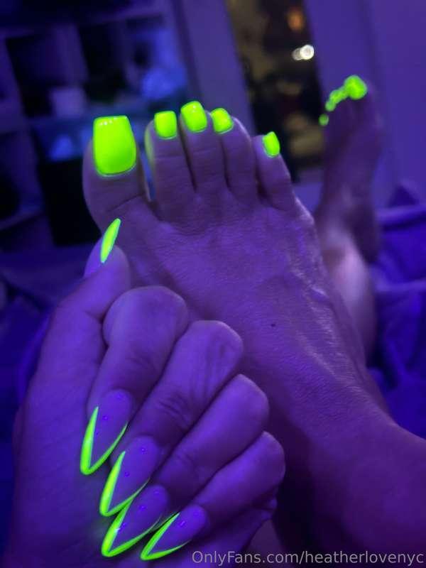 How cool is this? Should I make a FJ vid in this glow in the..
