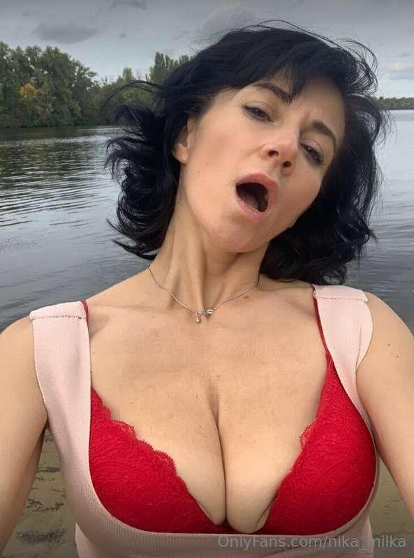 FREE SUBSCRIPTION 🩷 HOT MILF 🥵@sweet_leaa2@sweet_leaa2If you..