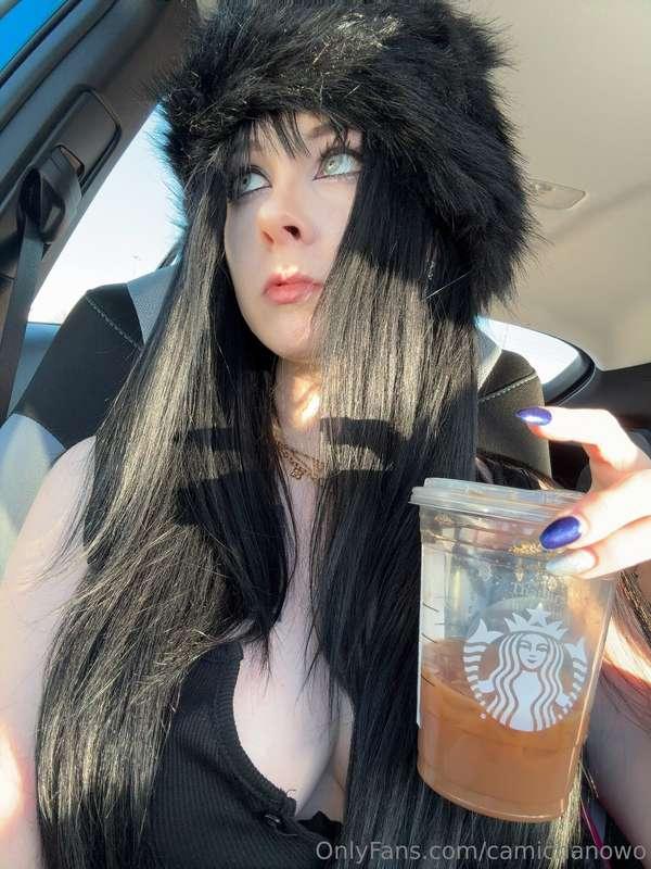 Always need my daily Starbucks💚☕️