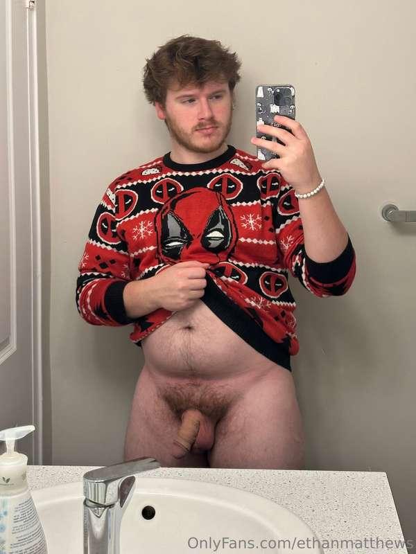 the cosiest sweater, also I need a haircut 🤭🎄😍