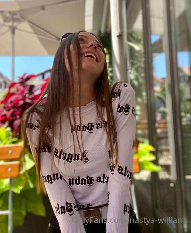 Damn, I am so happy now 🥰

I enjoy every minute of my life, ..