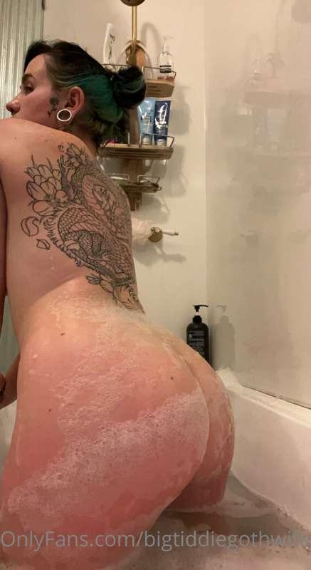 Come wash my back for me?