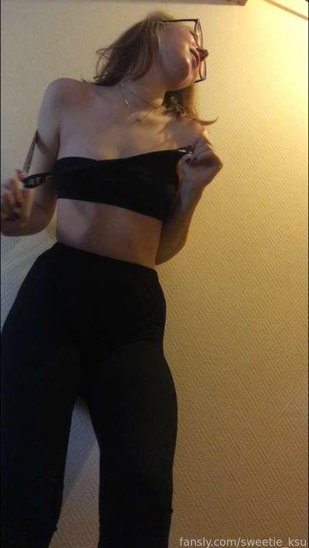 Do tight leggings suit me?😋💋

#fyp #pussy #littlegirl #Brownhaired #virgin #student #brunette #dildo  #thin
